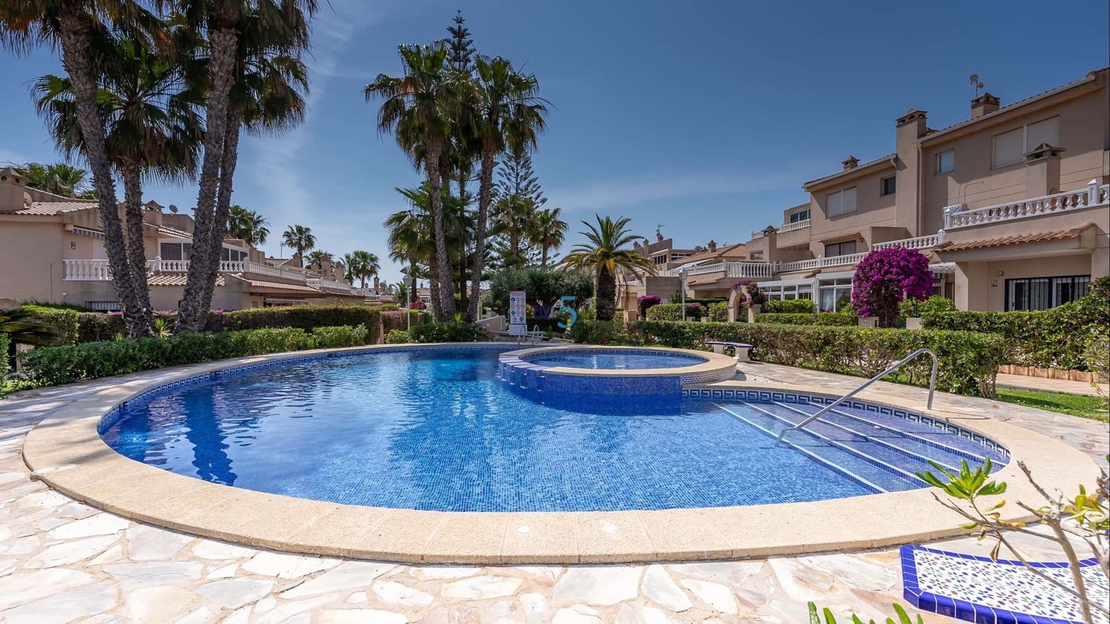 2 slaapkamer Appartement te koop in Playa Flamenca met zwembad - € 219.000 (Ref: 9815246)