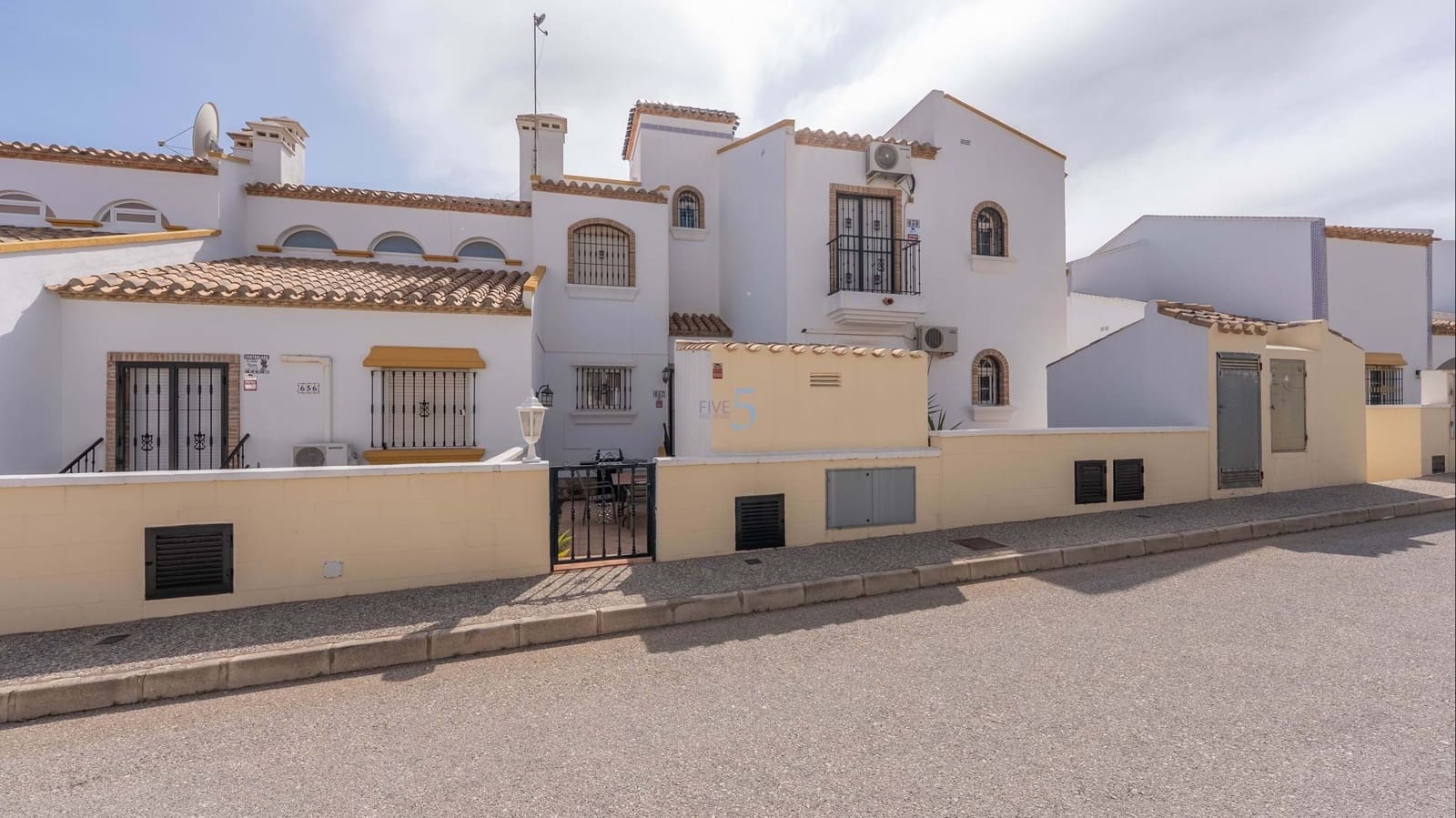 2 soveværelse Byhus til salg i Los Dolses med swimmingpool - € 228.000 (Ref: 9816783)