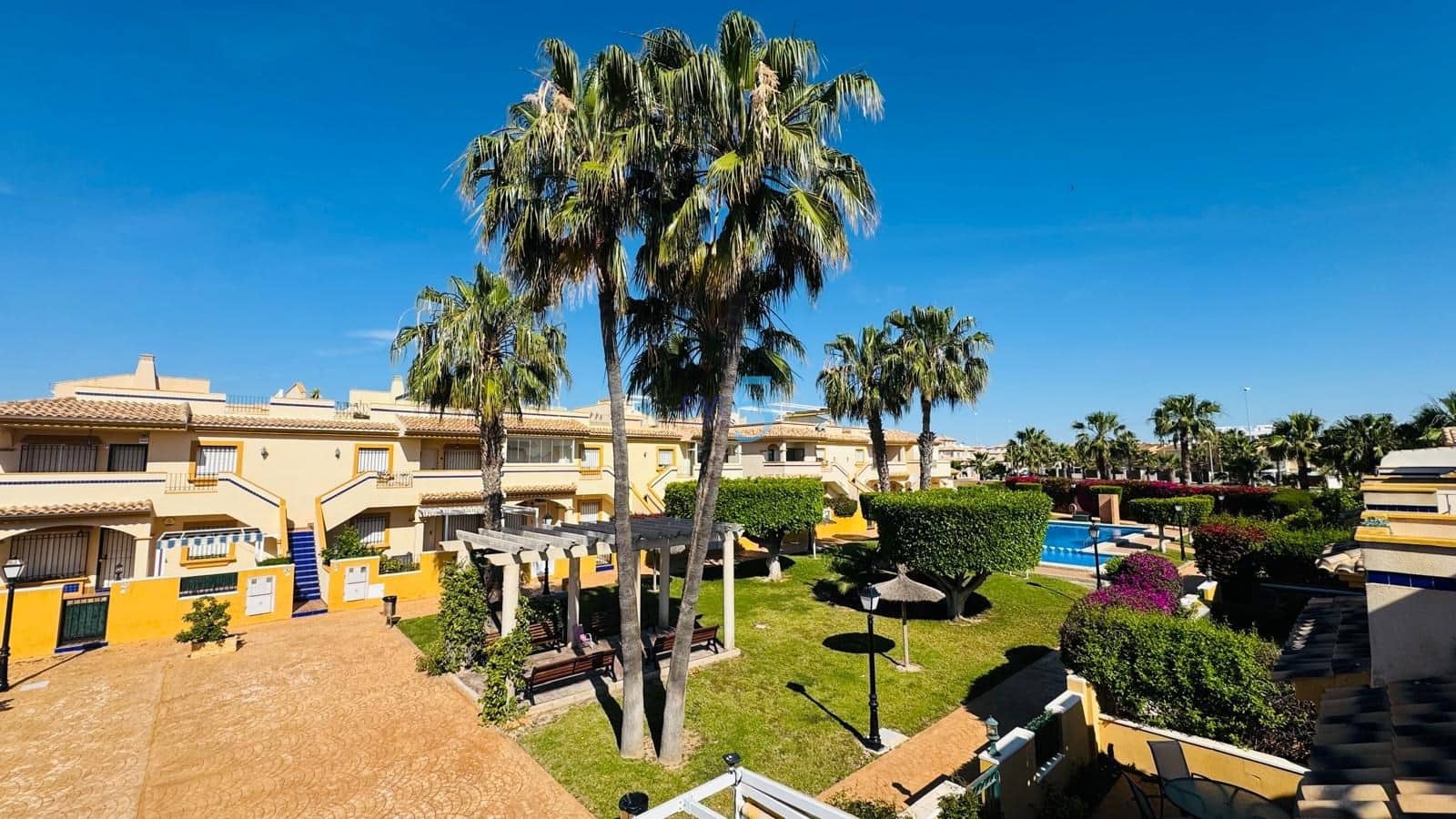 3 bedroom Townhouse for sale in Orihuela Costa with pool garage - € 260,000 (Ref: 9816784)
