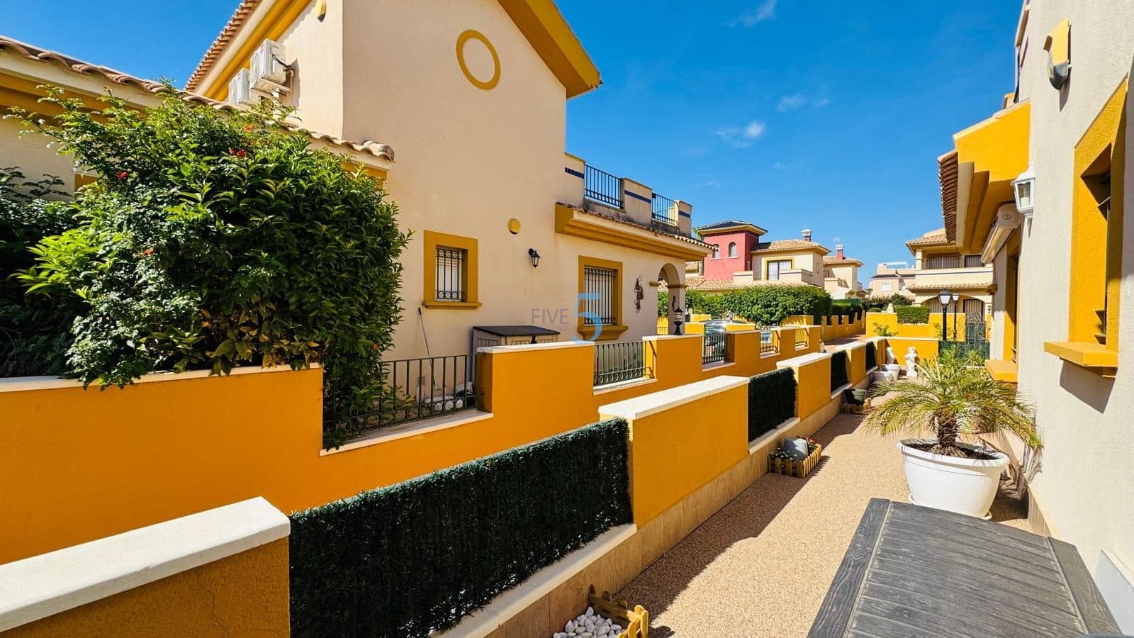 3 bedroom Townhouse for sale in Orihuela Costa with pool garage - € 260,000 (Ref: 9816784)