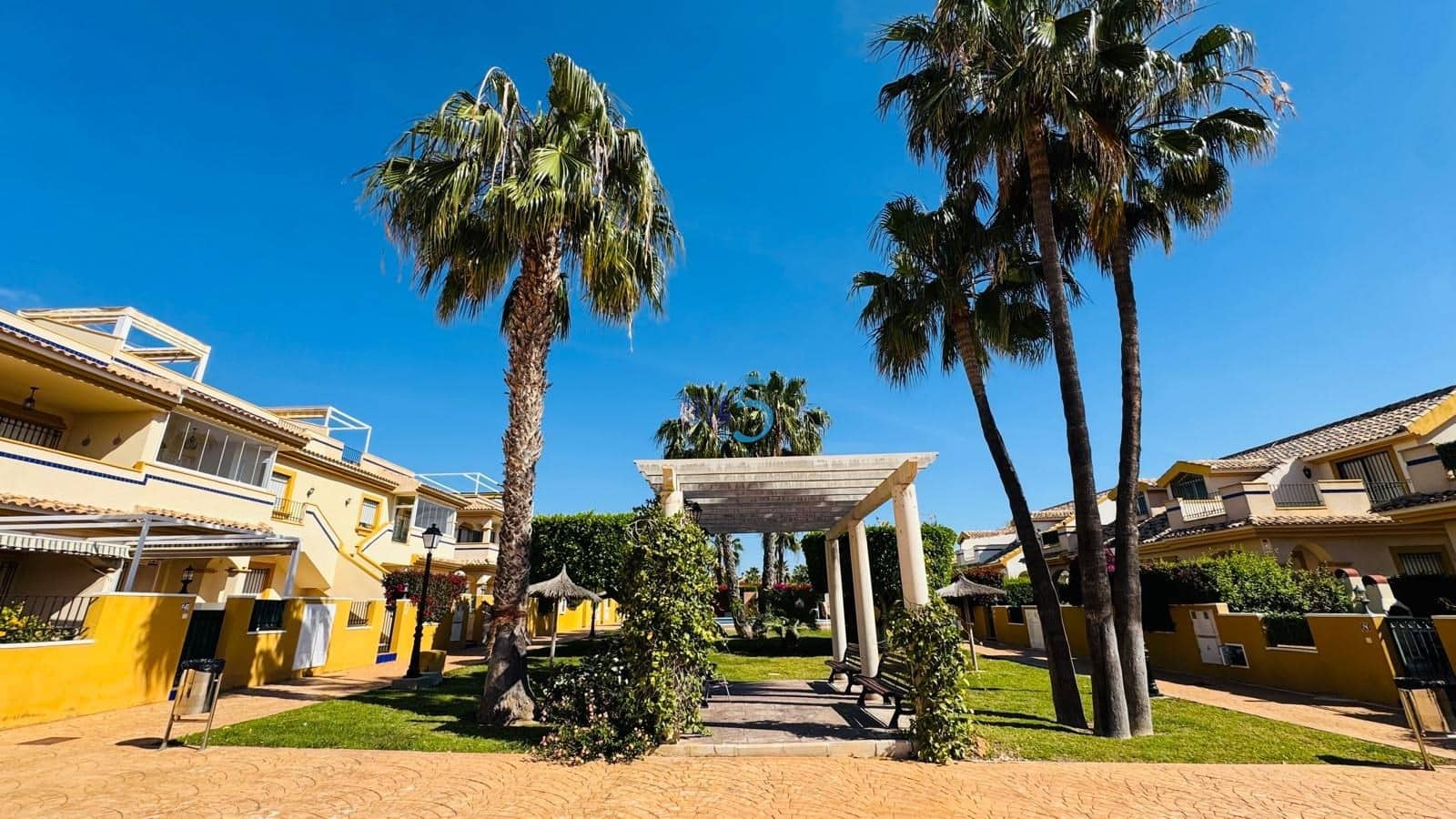 3 bedroom Townhouse for sale in Orihuela Costa with pool garage - € 260,000 (Ref: 9816784)