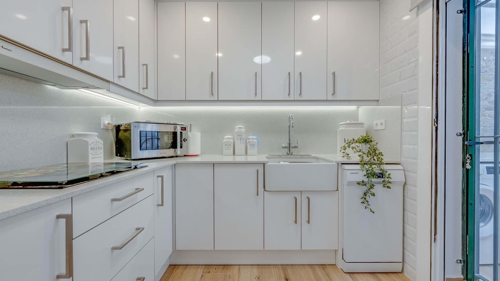 3 soveværelse Byhus til salg i Orihuela Costa med swimmingpool garage - € 260.000 (Ref: 9816784)