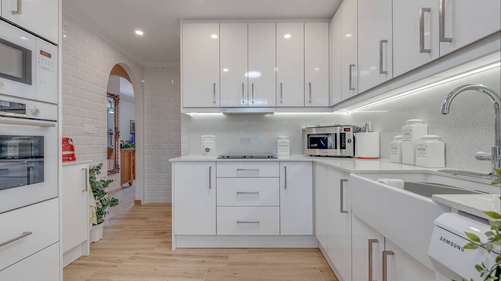 3 soveværelse Byhus til salg i Orihuela Costa med swimmingpool garage - € 260.000 (Ref: 9816784)