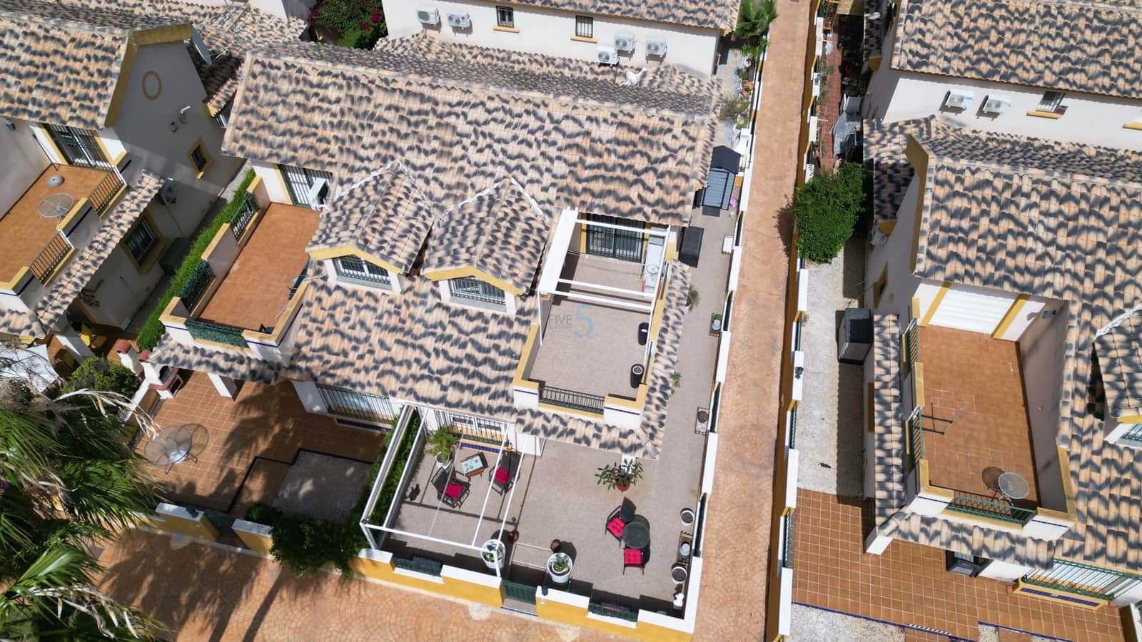 3 soveværelse Byhus til salg i Orihuela Costa med swimmingpool garage - € 260.000 (Ref: 9816784)