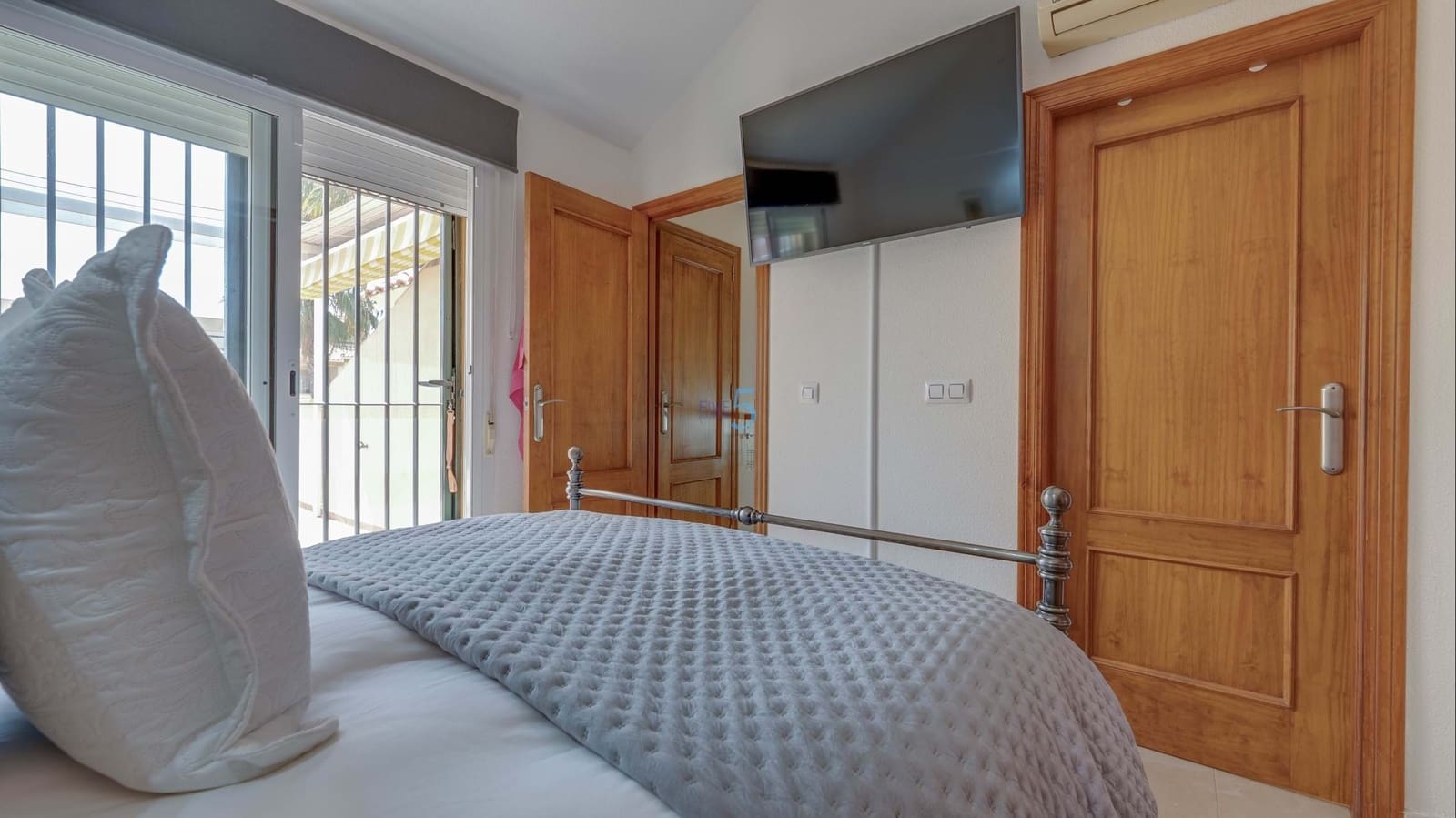 3 soveværelse Byhus til salg i Orihuela Costa med swimmingpool garage - € 260.000 (Ref: 9816784)
