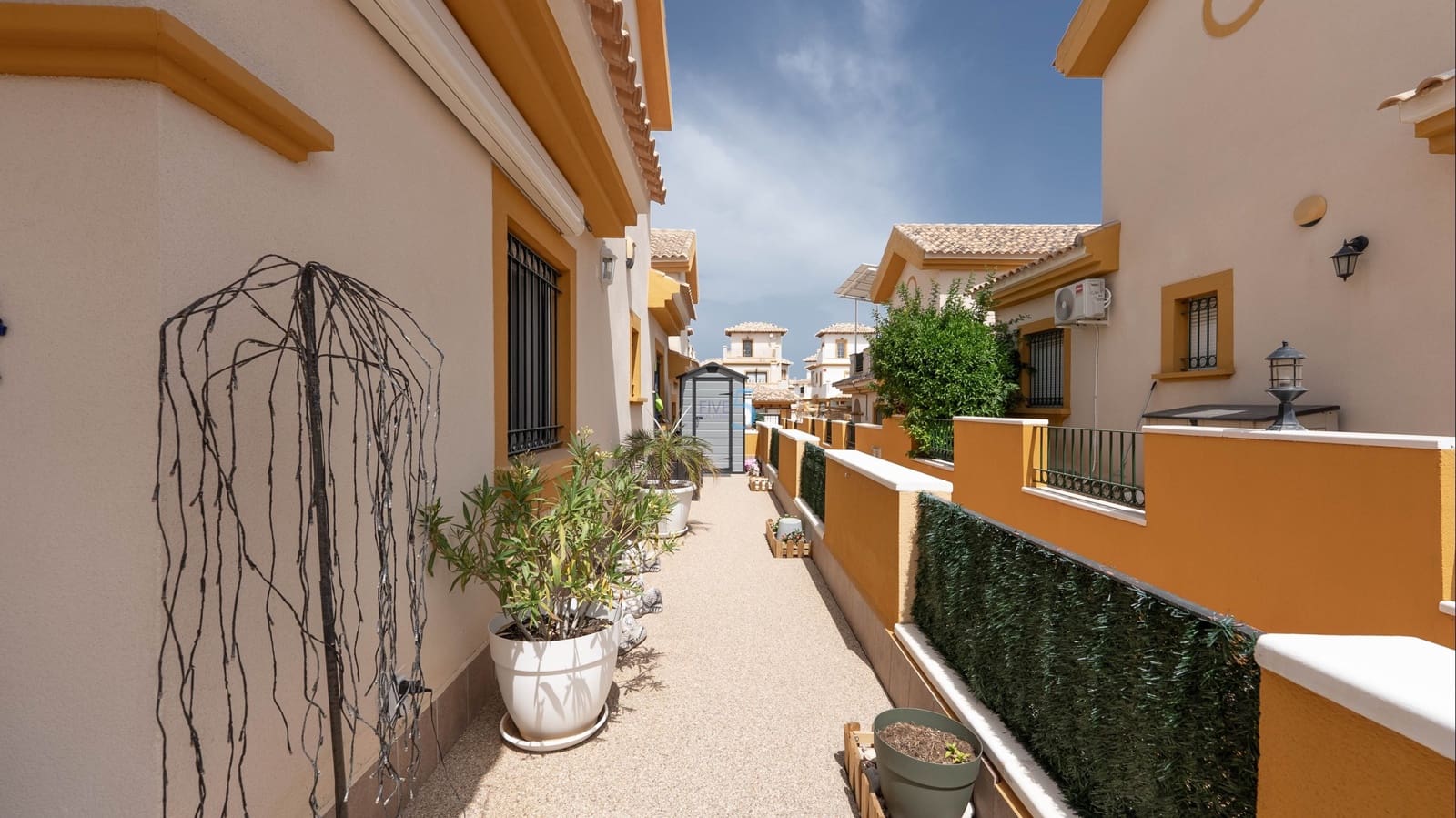 3 soveværelse Byhus til salg i Orihuela Costa med swimmingpool garage - € 260.000 (Ref: 9816784)