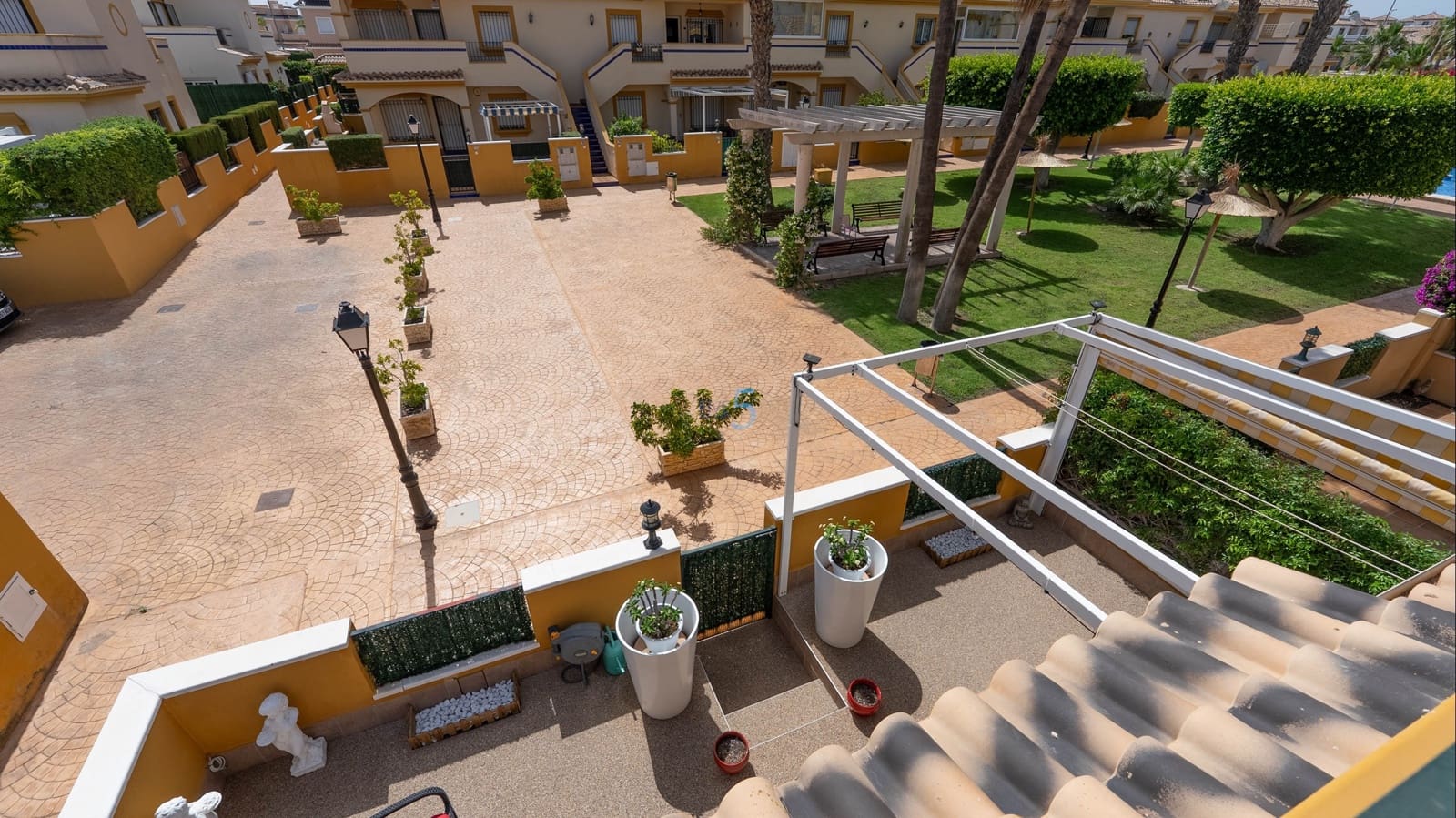 3 soveværelse Byhus til salg i Orihuela Costa med swimmingpool garage - € 260.000 (Ref: 9816784)