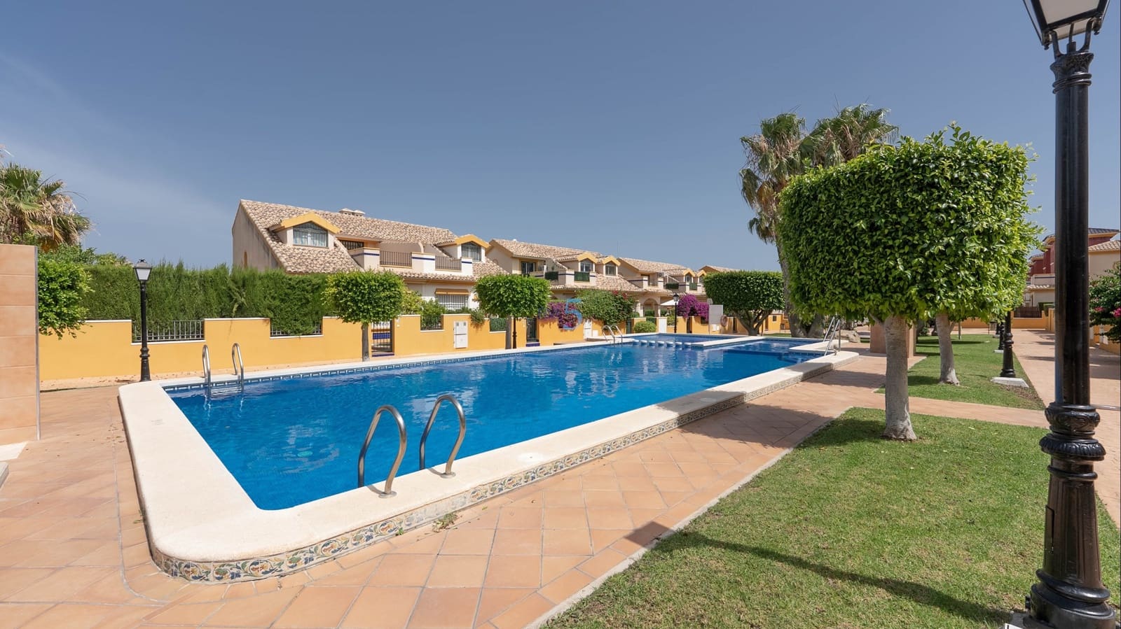 3 soveværelse Byhus til salg i Orihuela Costa med swimmingpool garage - € 260.000 (Ref: 9816784)