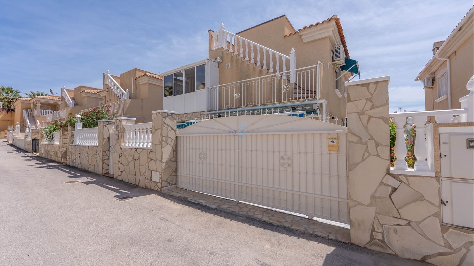 5 sovrum Villa till salu i Villamartin med pool - 269 000 € (Ref: 9819741)