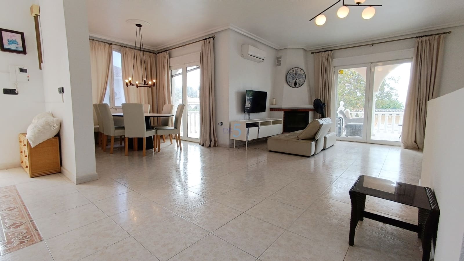 Chalet de 4 habitaciones en Ciudad Quesada en venta con piscina - 585.000 € (Ref: 9821609)