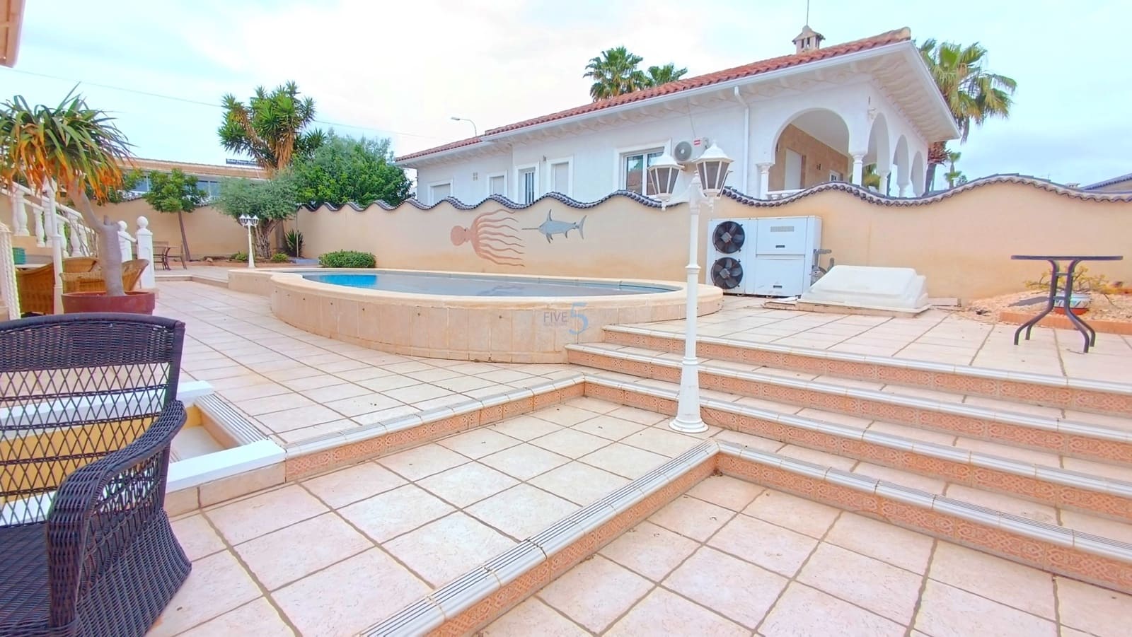 Chalet de 4 habitaciones en Ciudad Quesada en venta con piscina - 585.000 € (Ref: 9821609)