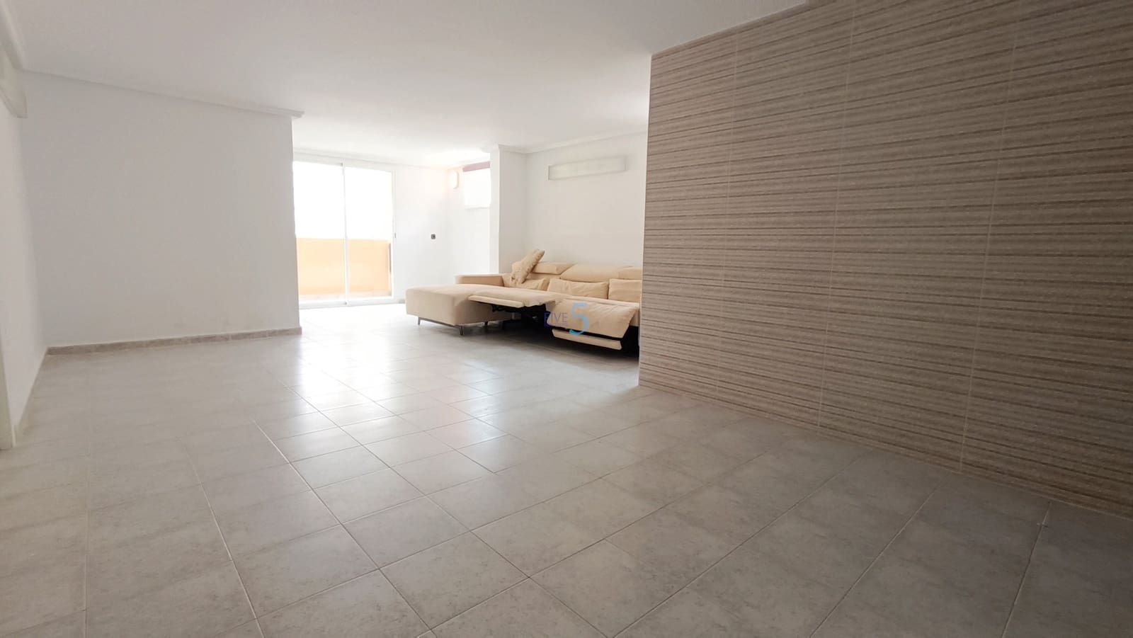 Chalet de 4 habitaciones en Ciudad Quesada en venta con piscina - 585.000 € (Ref: 9821609)