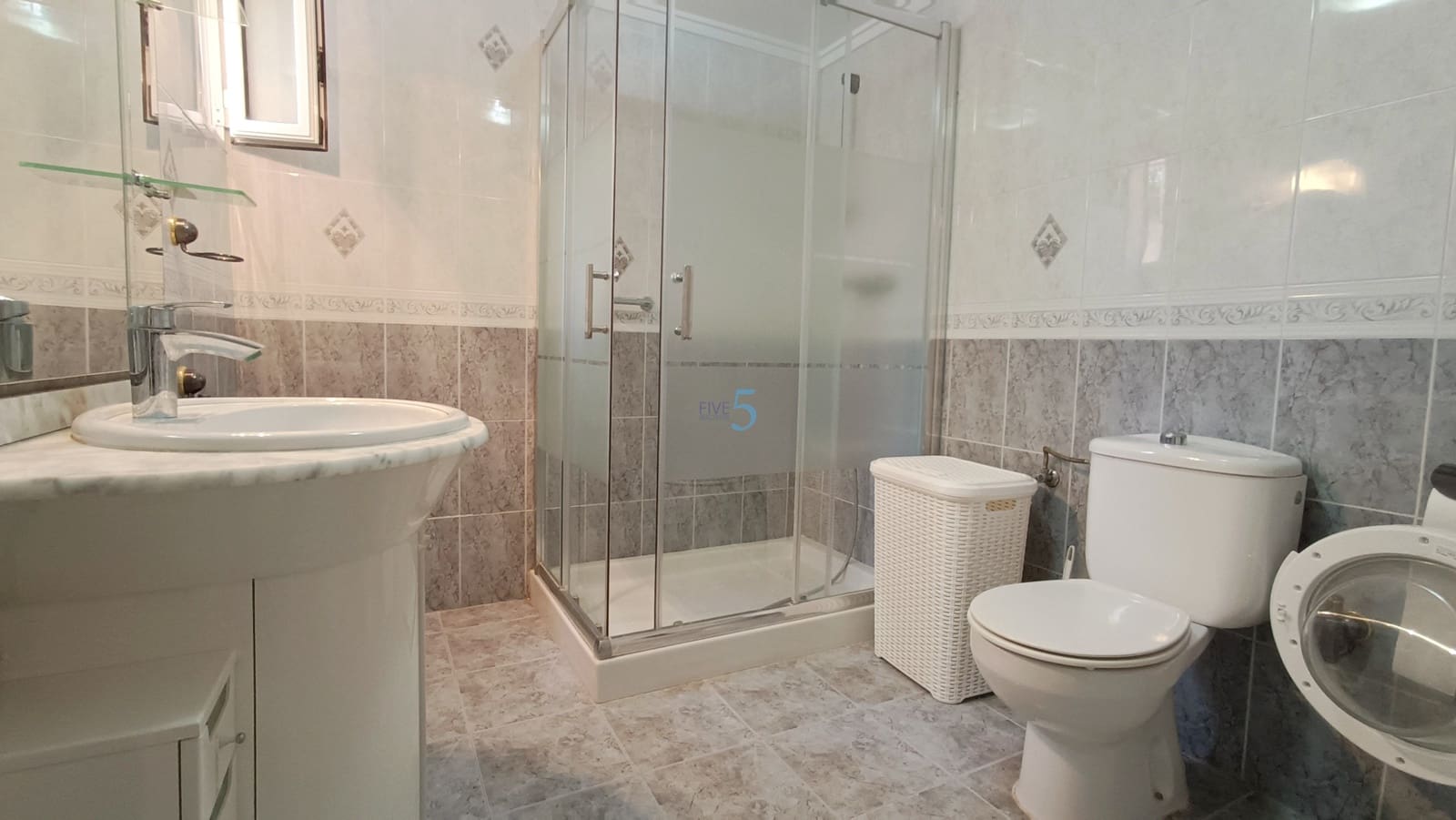 Chalet de 4 habitaciones en Ciudad Quesada en venta con piscina - 585.000 € (Ref: 9821609)