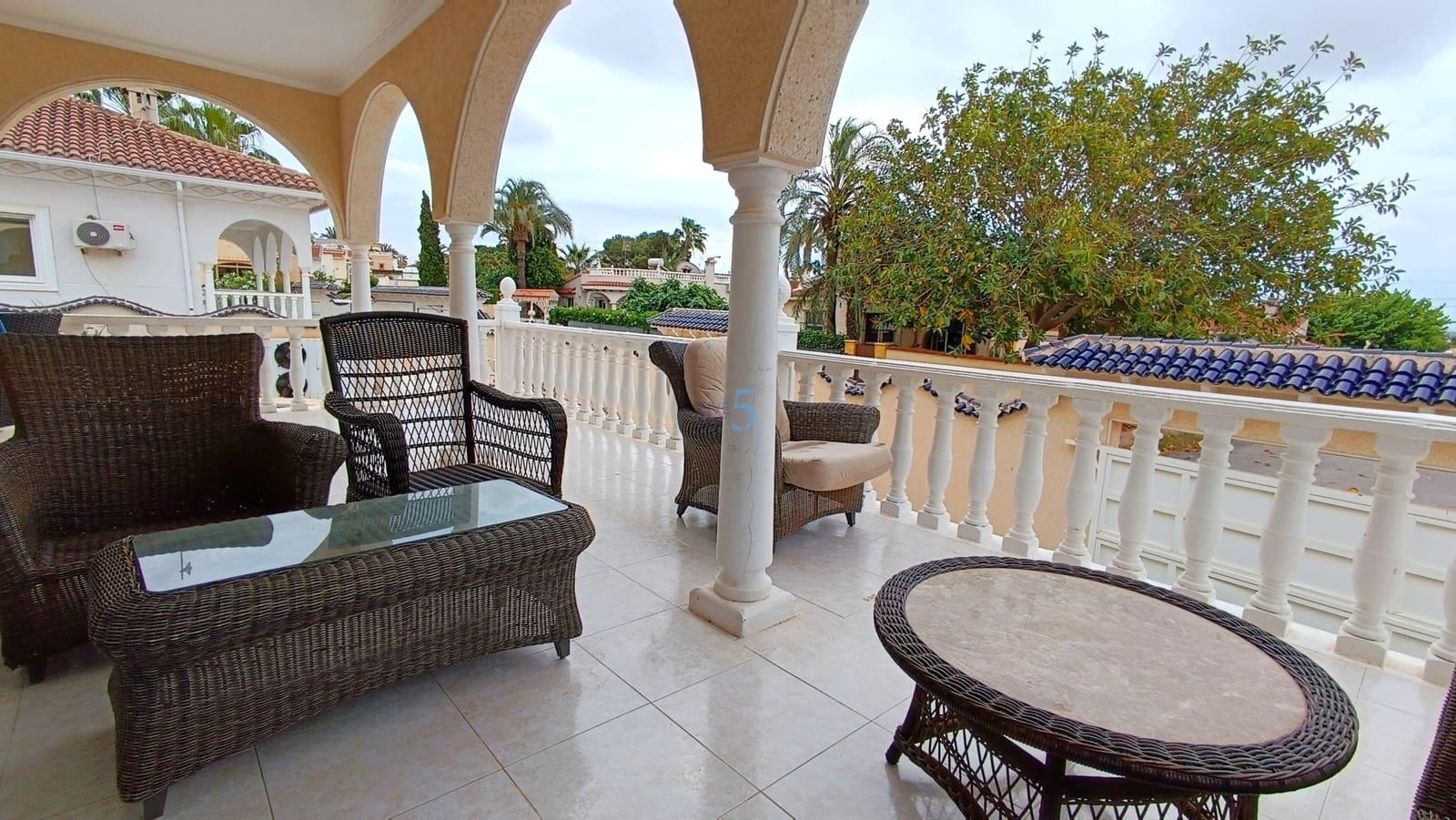 Chalet de 4 habitaciones en Ciudad Quesada en venta con piscina - 585.000 € (Ref: 9821609)