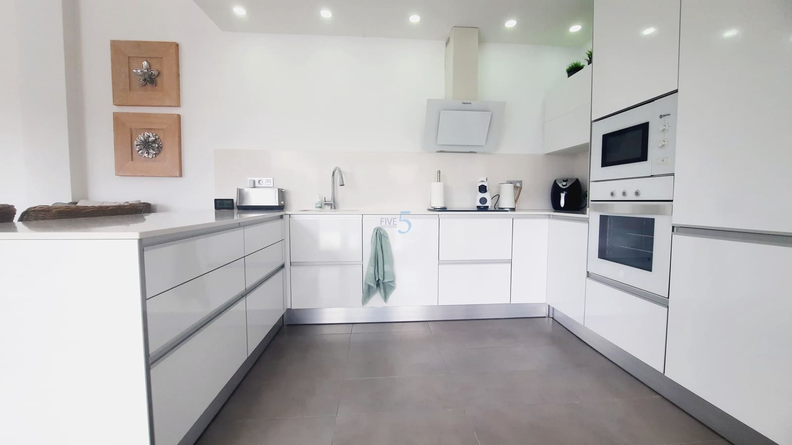 3 bedroom Villa for sale in San Javier with pool garage - € 520,000 (Ref: 9823934)