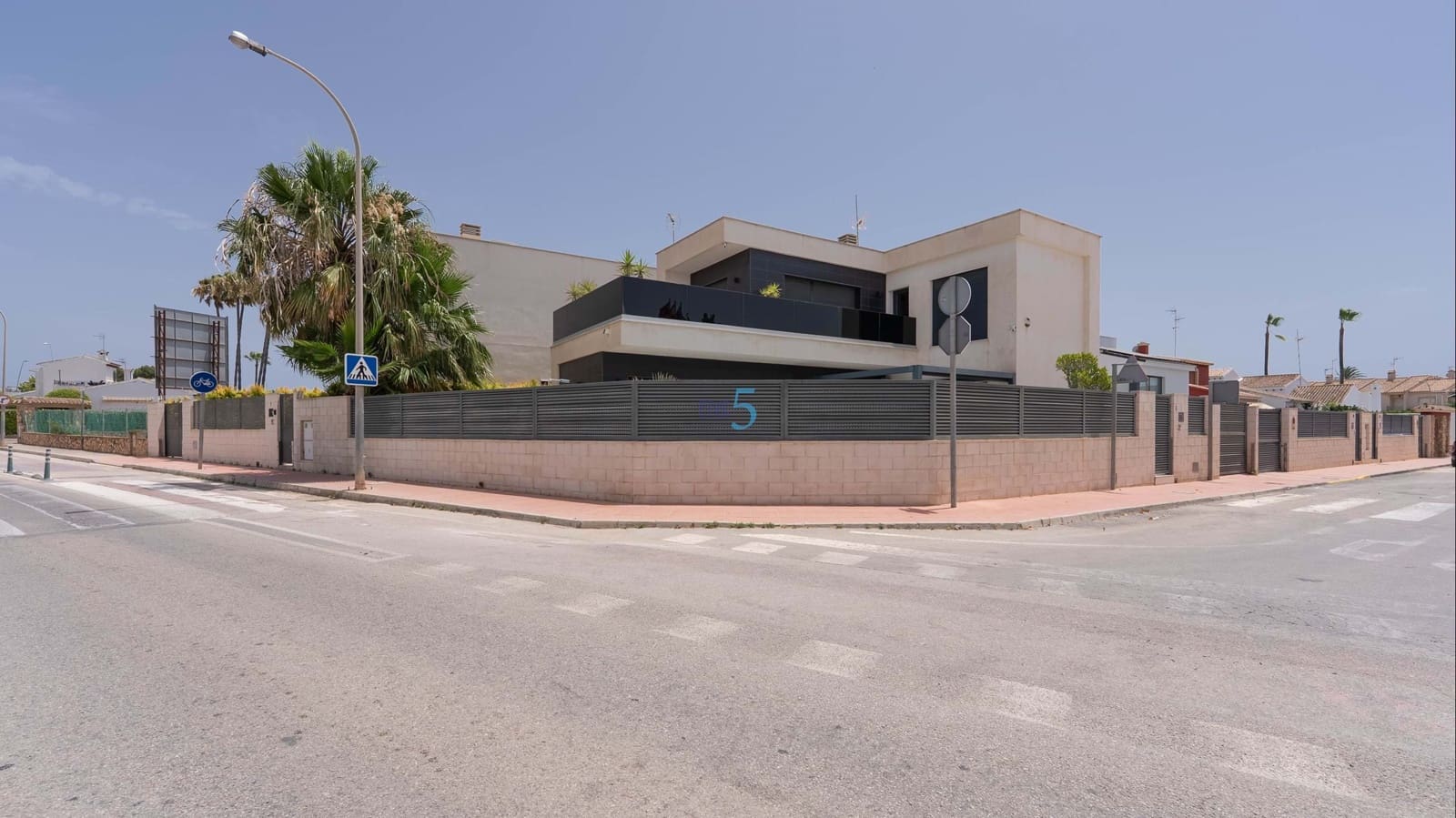 3 soveværelse Villa til salg i San Javier med swimmingpool garage - € 520.000 (Ref: 9823934)