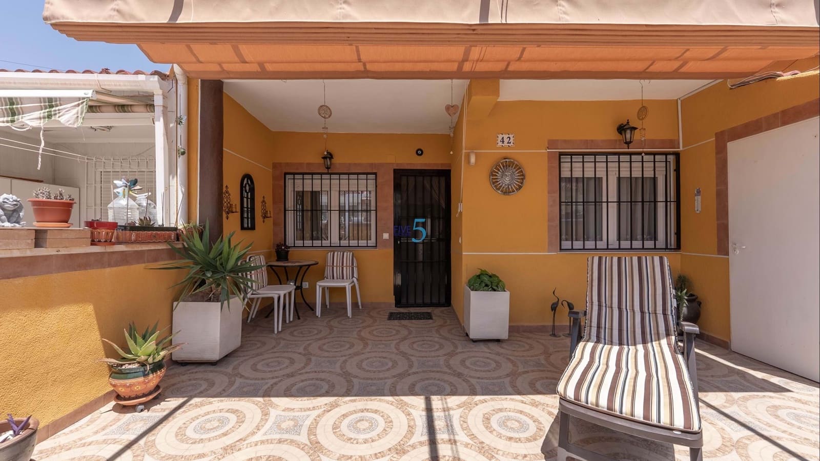 2 slaapkamer Bungalow te koop in Torrevieja - € 125.000 (Ref: 9824079)