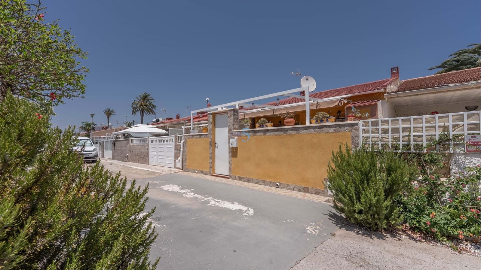 2 slaapkamer Bungalow te koop in Torrevieja - € 125.000 (Ref: 9824079)