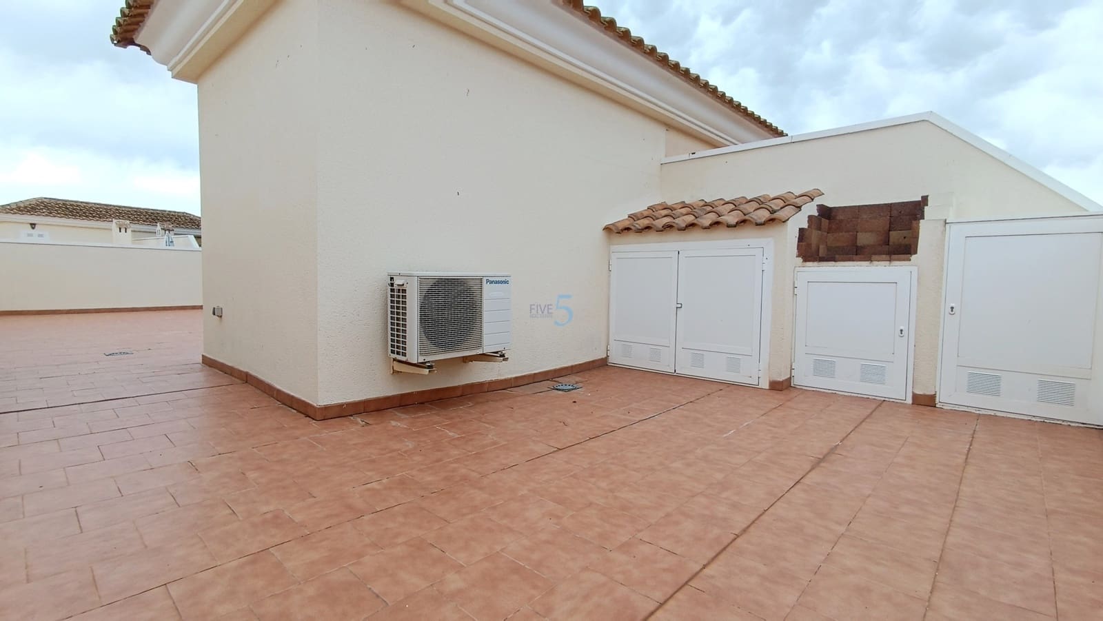 2 soveværelse Lejlighed til salg i Jacarilla med swimmingpool garage - € 129.995 (Ref: 9824081)