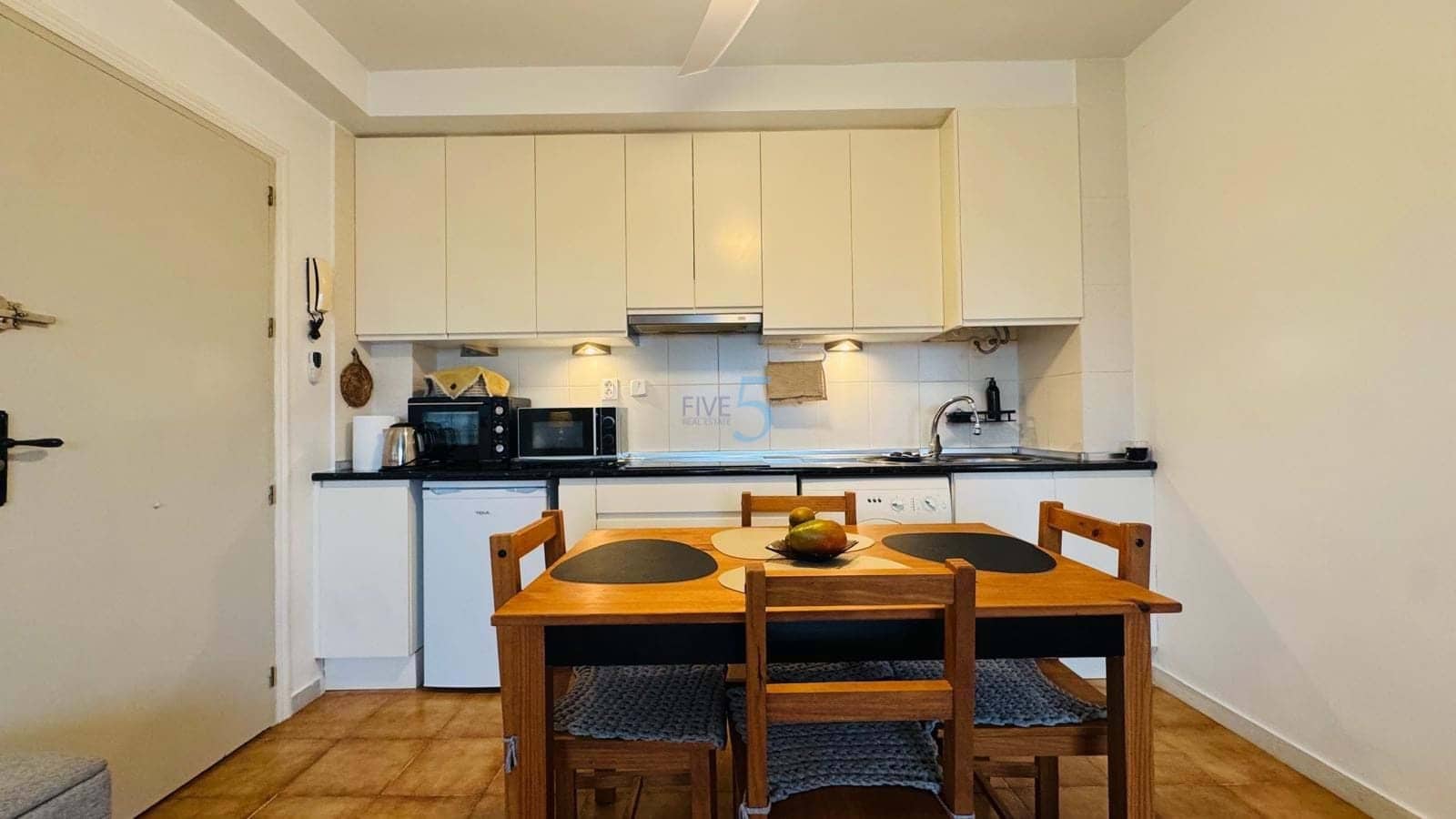 1 soverom Leilighet til salgs i Torrevieja med svømmebasseng - € 129 000 (Ref: 9825824)