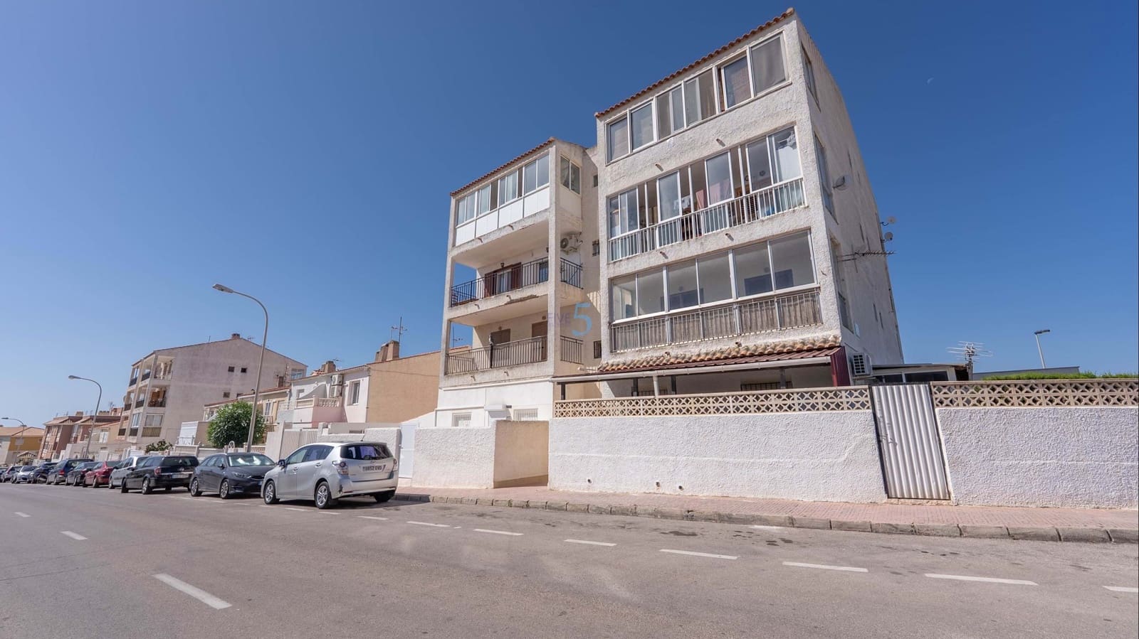 1 sovrum Lägenhet till salu i Torrevieja med pool - 129 000 € (Ref: 9825824)