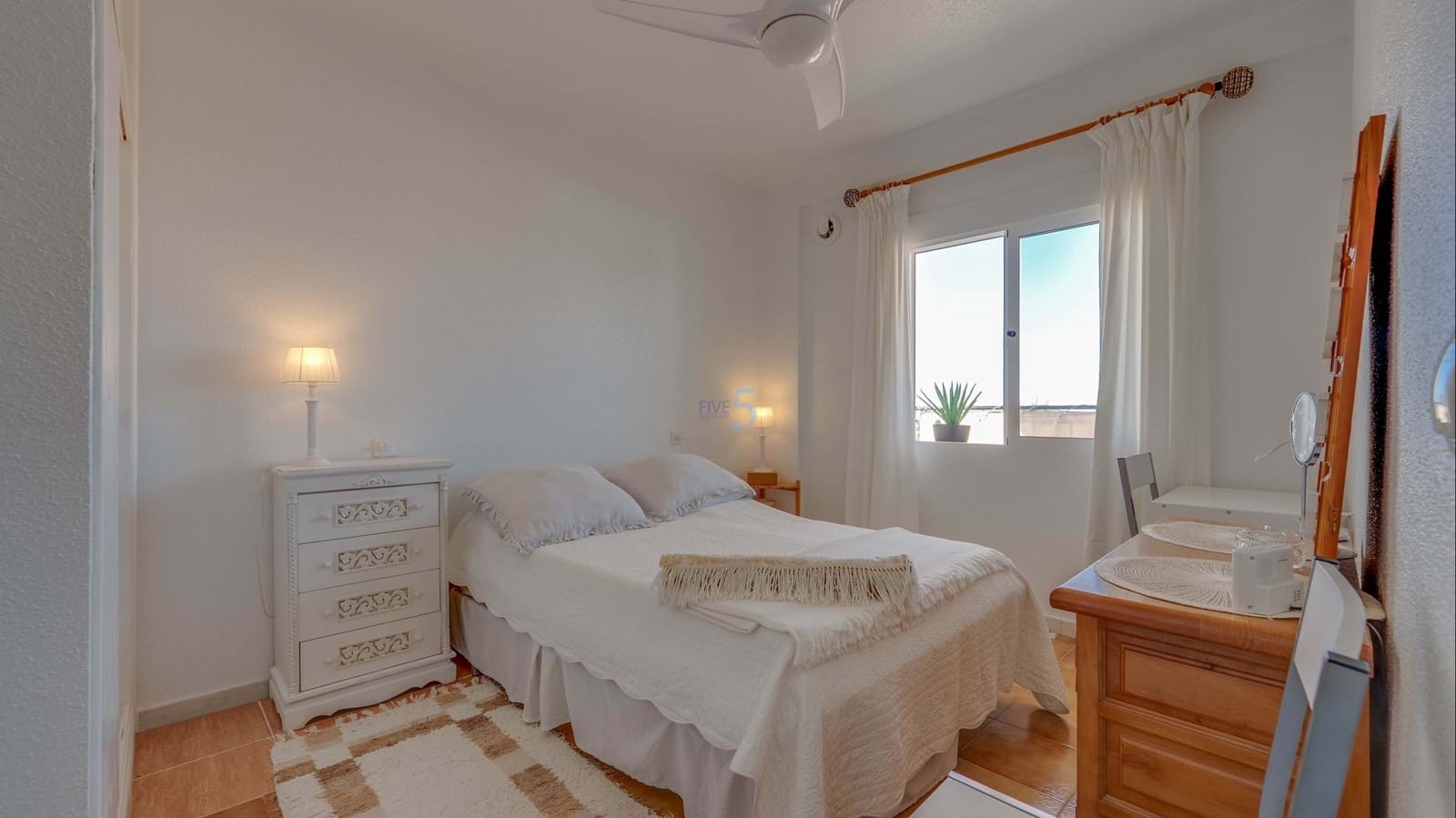 1 sovrum Lägenhet till salu i Torrevieja med pool - 129 000 € (Ref: 9825824)