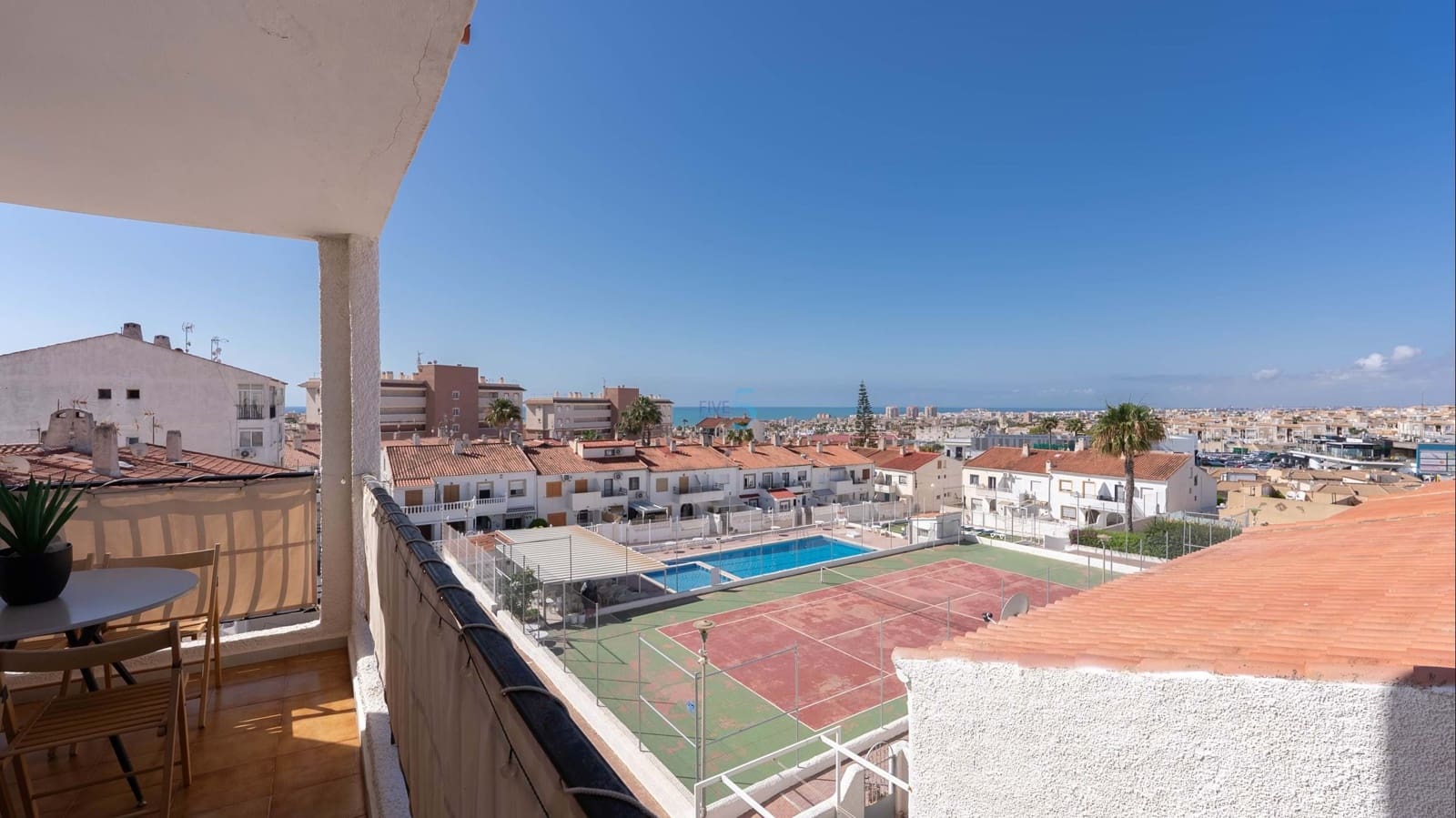 1 sovrum Lägenhet till salu i Torrevieja med pool - 129 000 € (Ref: 9825824)