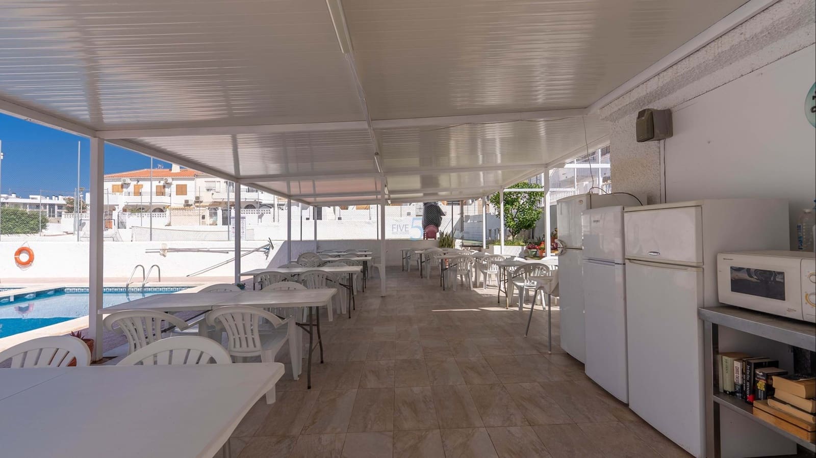 1 sovrum Lägenhet till salu i Torrevieja med pool - 129 000 € (Ref: 9825824)