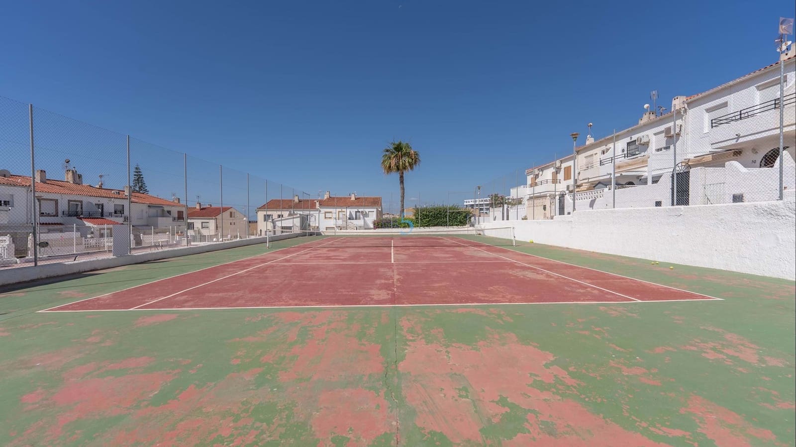1 sovrum Lägenhet till salu i Torrevieja med pool - 129 000 € (Ref: 9825824)