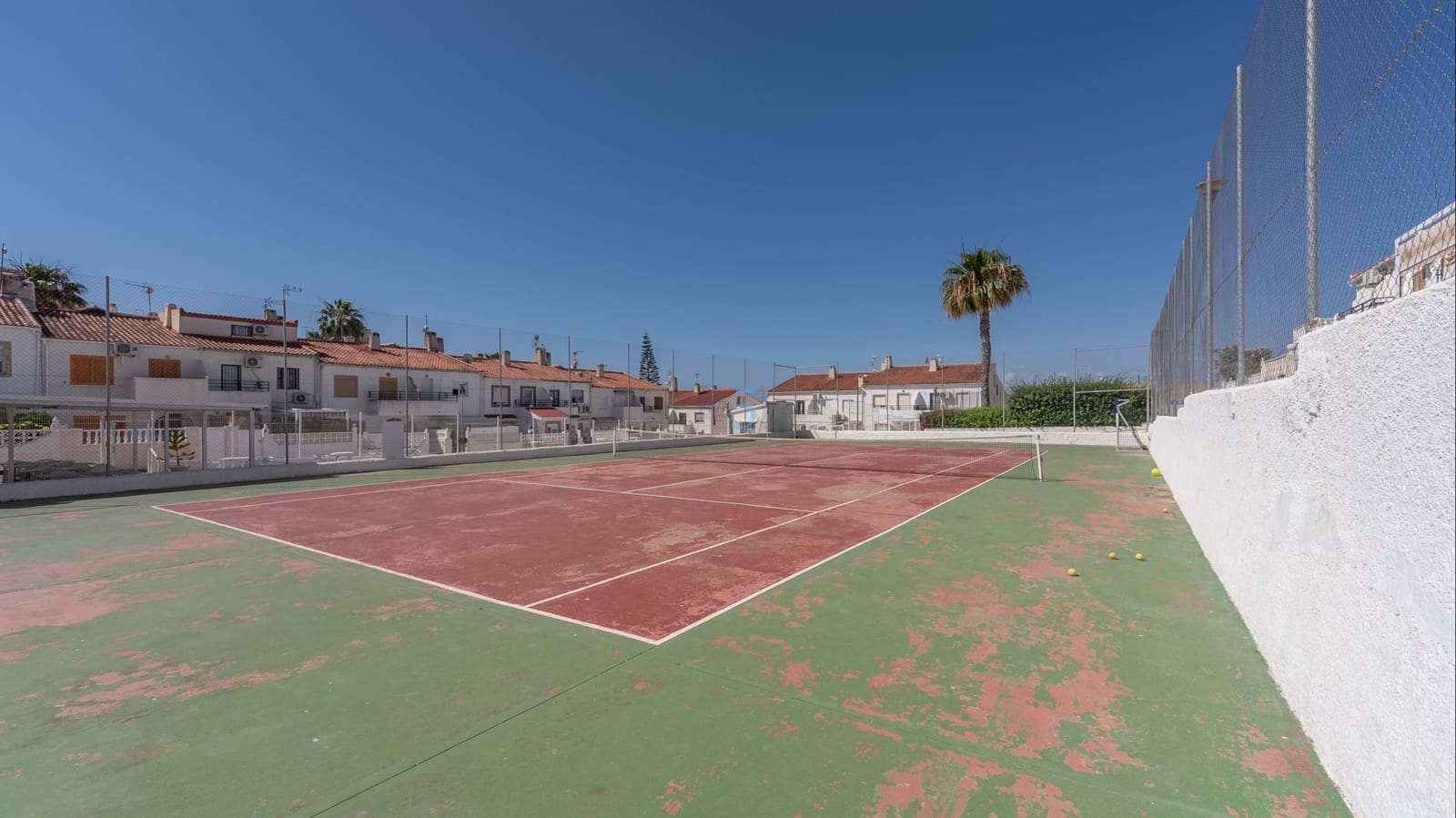 1 sovrum Lägenhet till salu i Torrevieja med pool - 129 000 € (Ref: 9825824)