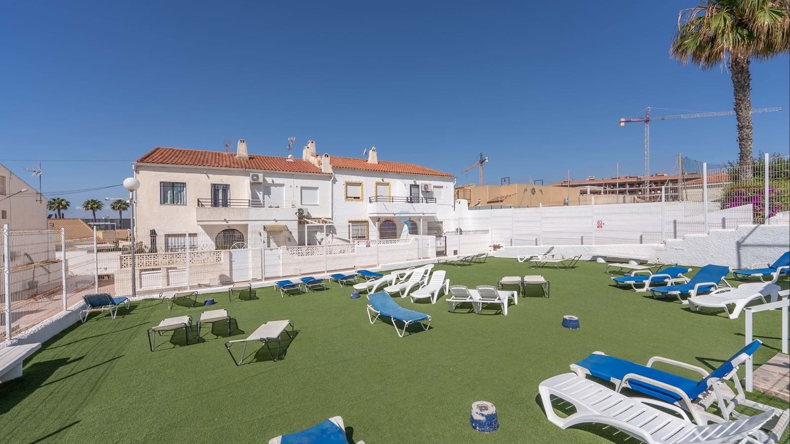 1 sovrum Lägenhet till salu i Torrevieja med pool - 129 000 € (Ref: 9825824)