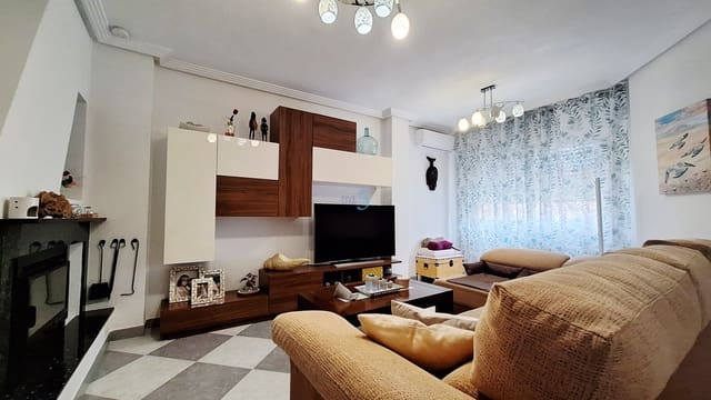 4 soverom Hus til salgs i Los Alcázares med svømmebasseng garasje - € 239 000 (Ref: 9827961)