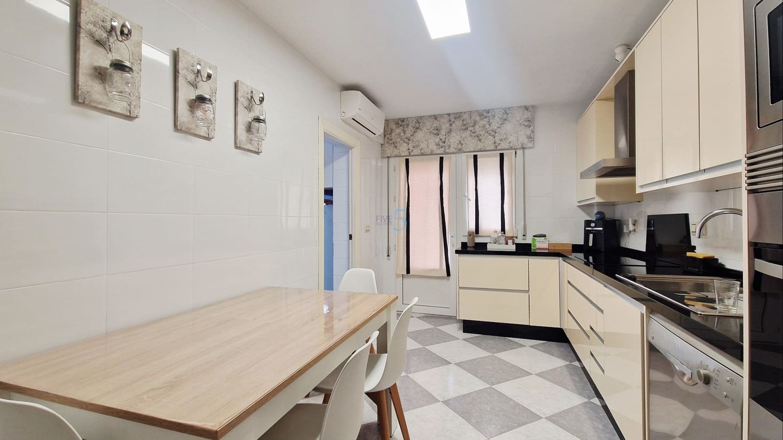 4 soverom Hus til salgs i Los Alcazares med svømmebasseng garasje - € 239 000 (Ref: 9827961)