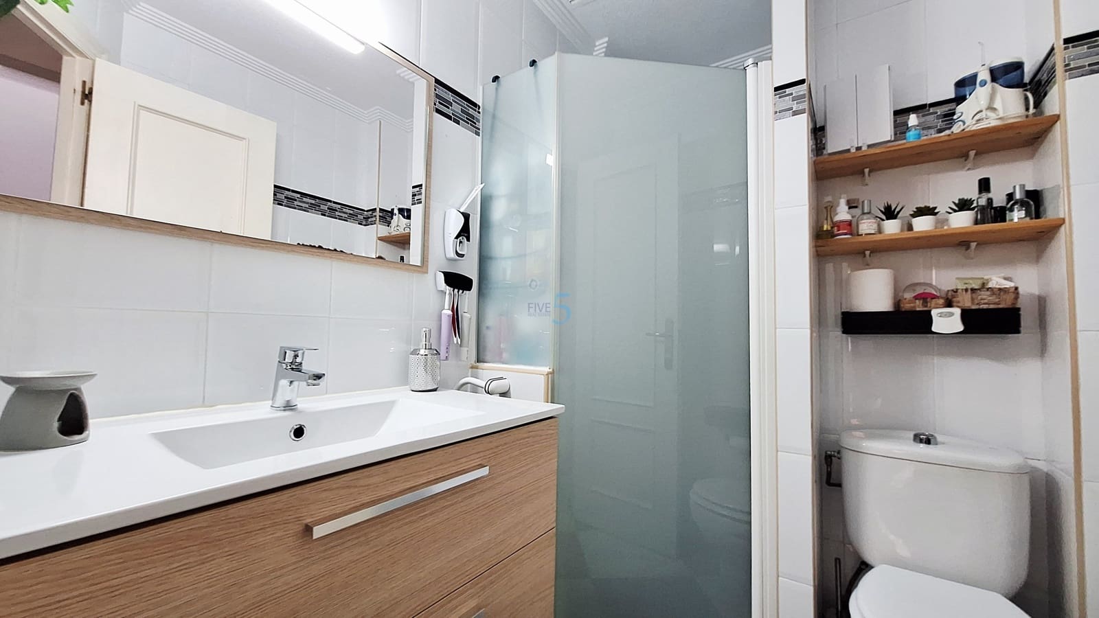 4 soverom Hus til salgs i Los Alcazares med svømmebasseng garasje - € 239 000 (Ref: 9827961)