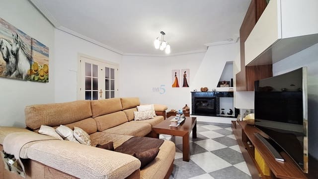 4 soverom Hus til salgs i Los Alcázares med svømmebasseng garasje - € 239 000 (Ref: 9827961)