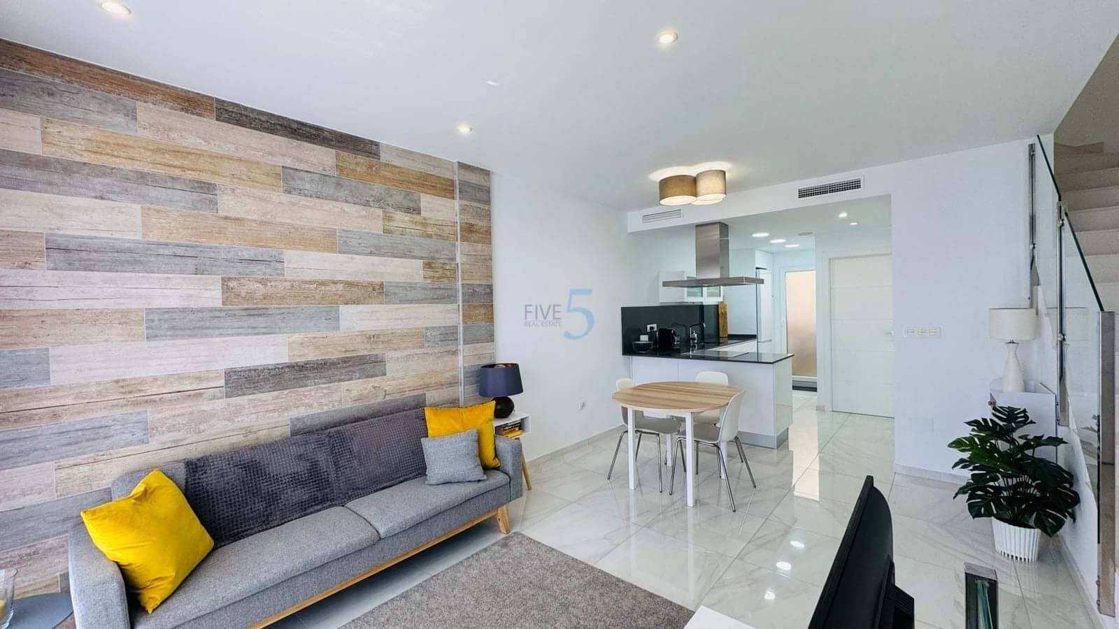3 bedroom Townhouse for sale in Los Balcones with pool garage - € 300,000 (Ref: 9828040)