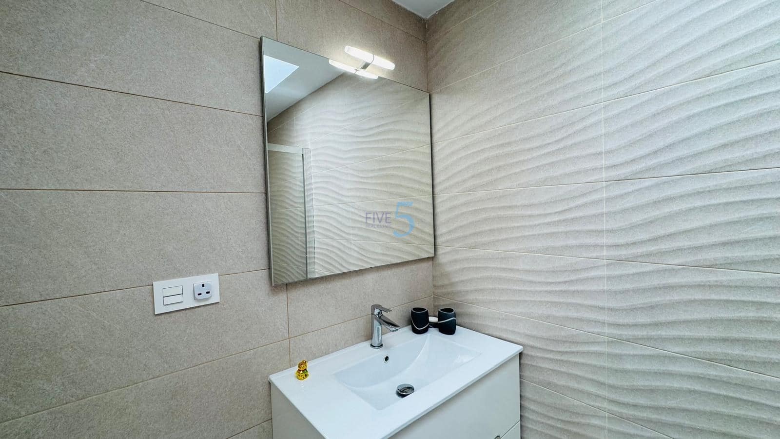 3 bedroom Townhouse for sale in Los Balcones with pool garage - € 300,000 (Ref: 9828040)