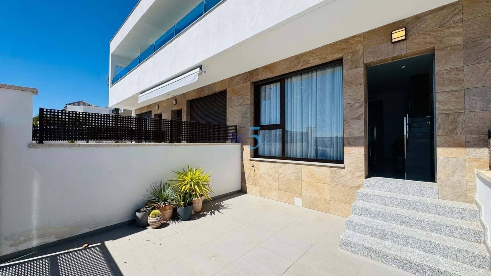 3 bedroom Townhouse for sale in Los Balcones with pool garage - € 300,000 (Ref: 9828040)