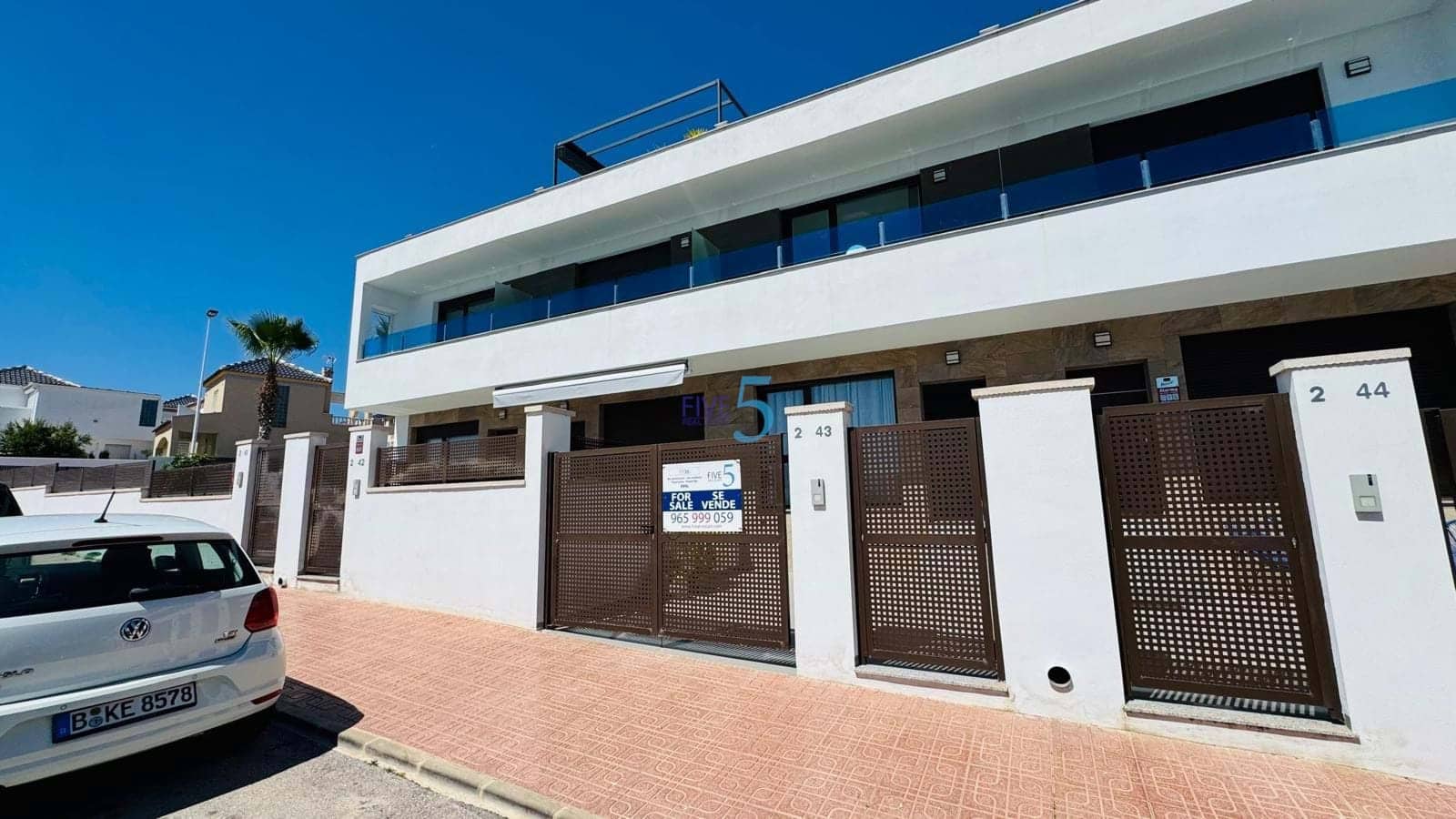 3 bedroom Townhouse for sale in Los Balcones with pool garage - € 300,000 (Ref: 9828040)