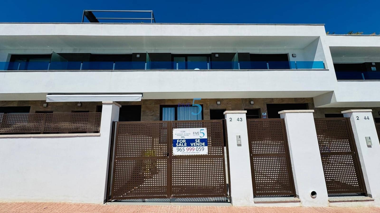 3 bedroom Townhouse for sale in Los Balcones with pool garage - € 300,000 (Ref: 9828040)