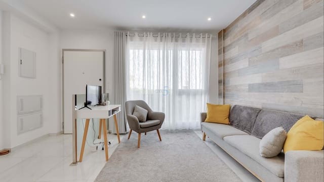 3 sypialnia Dom na sprzedaż w Los Balcones z basenem garażem - 300 000 € (Ref: 9828040)