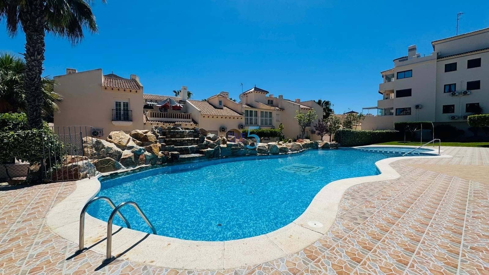 2 soveværelse Byhus til salg i Las Ramblas Golf med swimmingpool - € 234.000 (Ref: 9829612)