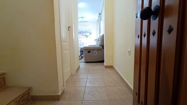 3 soveværelse Lejlighed til salg i Jacarilla med swimmingpool garage - € 145.000 (Ref: 9830322)
