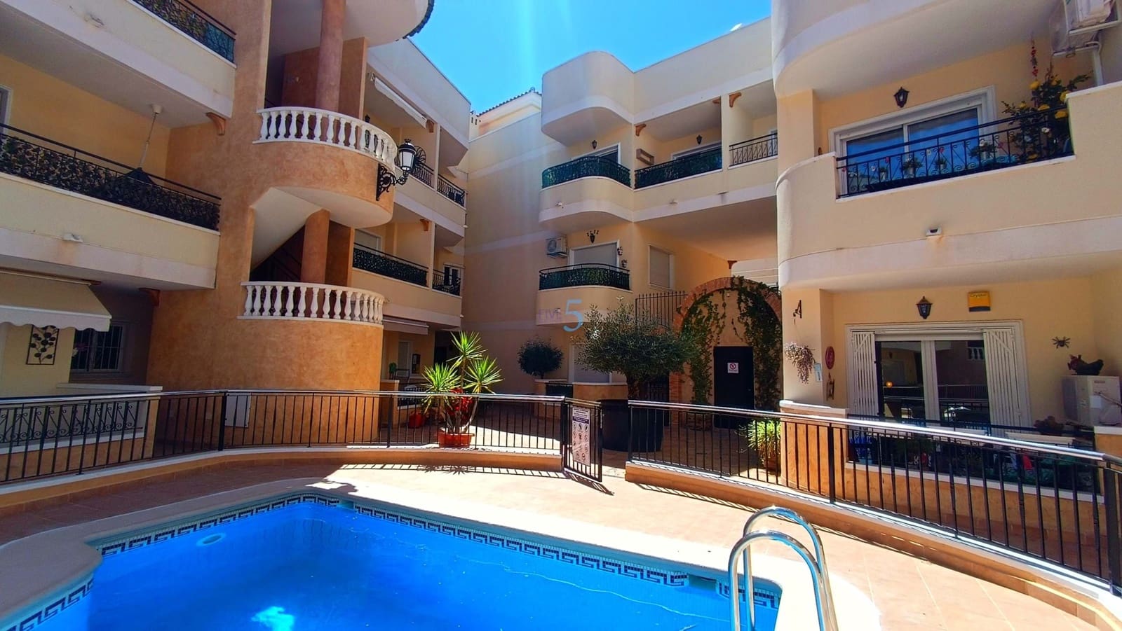 3 soveværelse Lejlighed til salg i Jacarilla med swimmingpool garage - € 145.000 (Ref: 9830322)