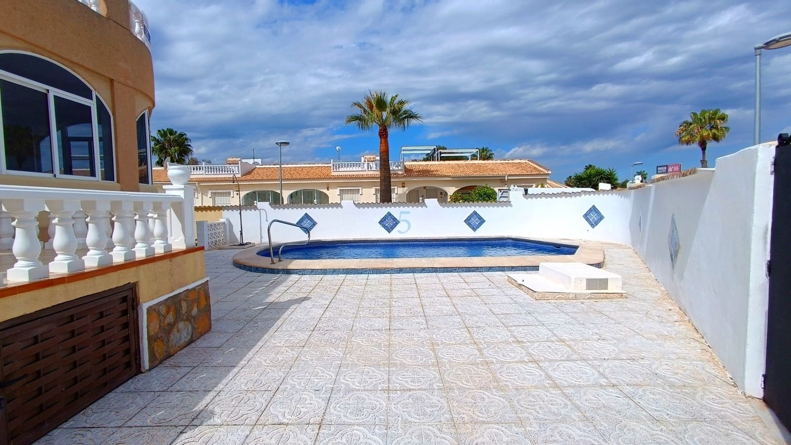 2 soveværelse Villa til salg i Benijofar med swimmingpool garage - € 275.000 (Ref: 9830398)