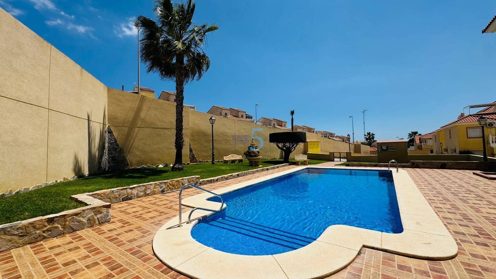 2 soveværelse Lejlighed til salg i Villamartin med swimmingpool garage - € 189.000 (Ref: 9830472)