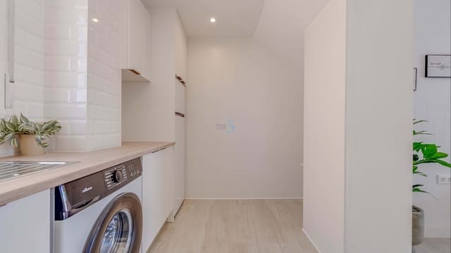 2 soveværelse Lejlighed til salg i Villamartin, Orihuela med swimmingpool garage - € 189.000 (Ref: 9830472)