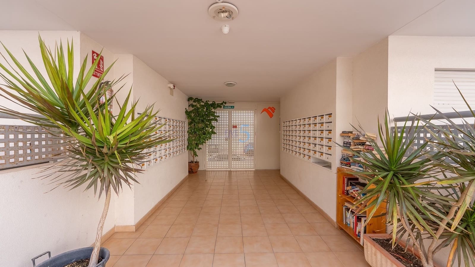 2 bedroom Apartment for sale in Almoradi with pool - € 115,000 (Ref: 9832054)