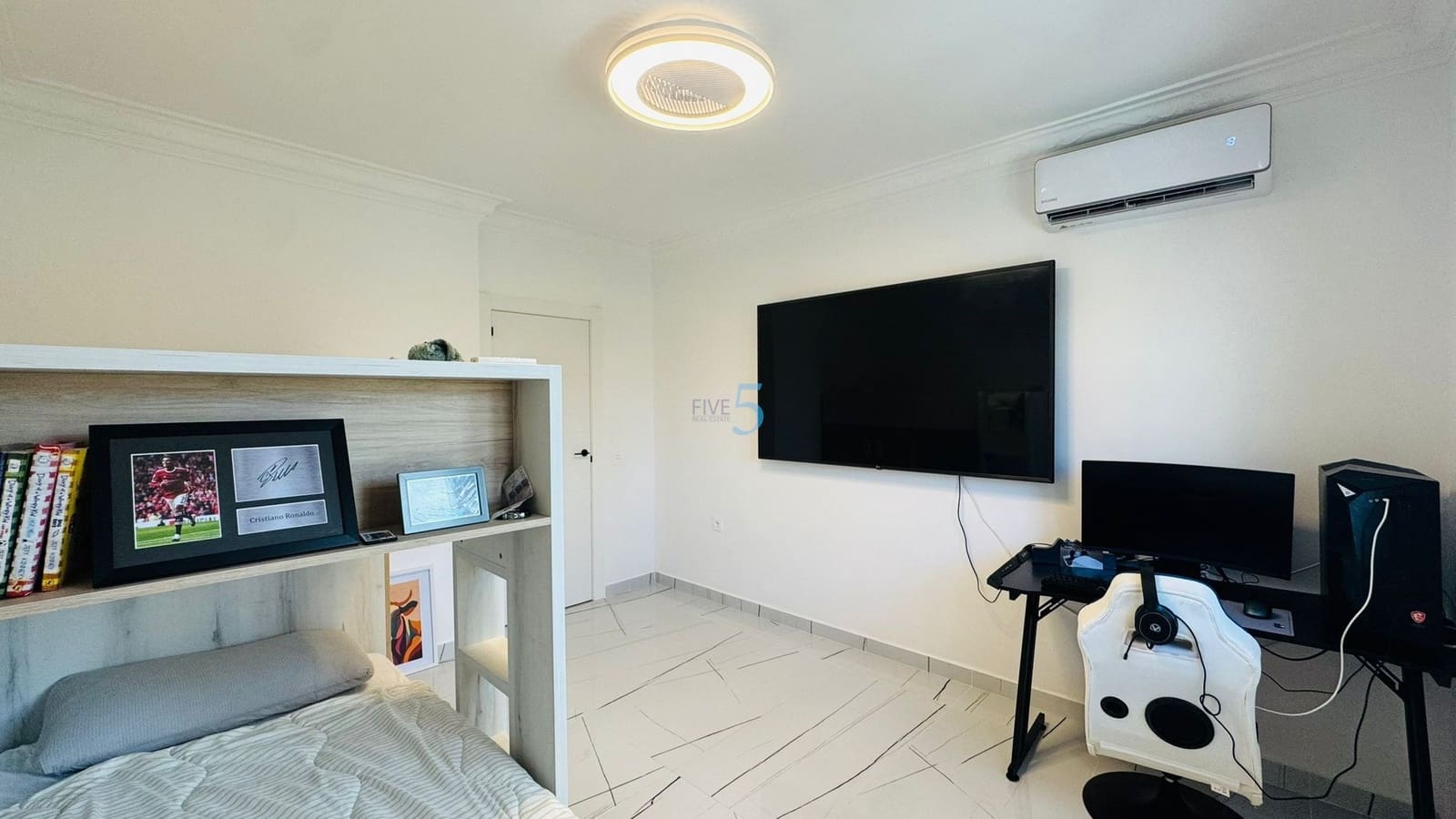 5 Zimmer Villa zu verkaufen in Villamartin mit Pool Garage - 625.000 € (Ref: 9834598)
