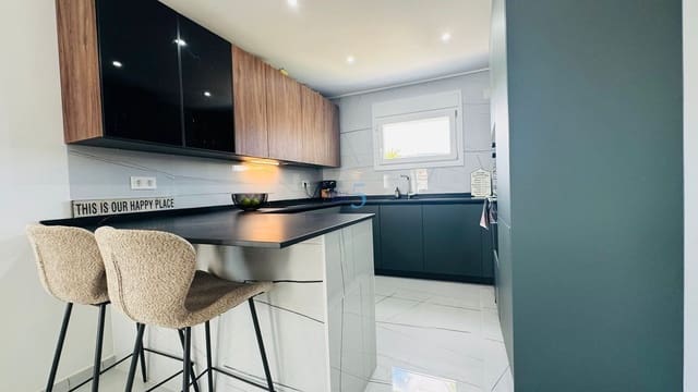 5 Zimmer Villa zu verkaufen in Villamartin, Orihuela mit Pool Garage - 625.000 € (Ref: 9834598)